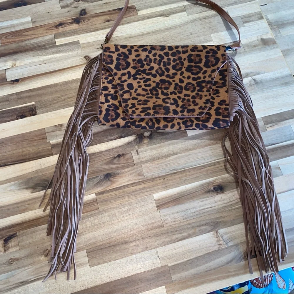 L&B brand Leopard Print Fringe Crossbody Bag NWOT never used!! - Picture 5 of 12